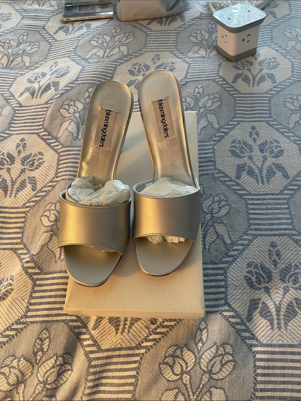Brand new Bloomingdale's Metallic Silver Open-Toe Slide Heeled sandals